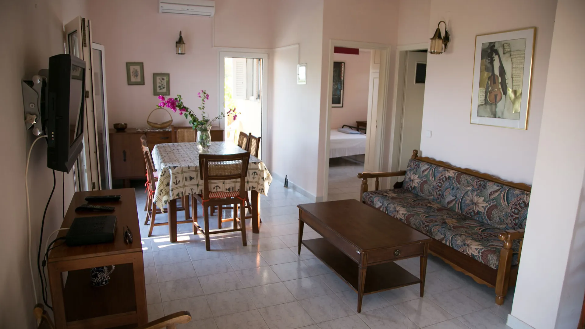 Ostria Villa Ликсури
